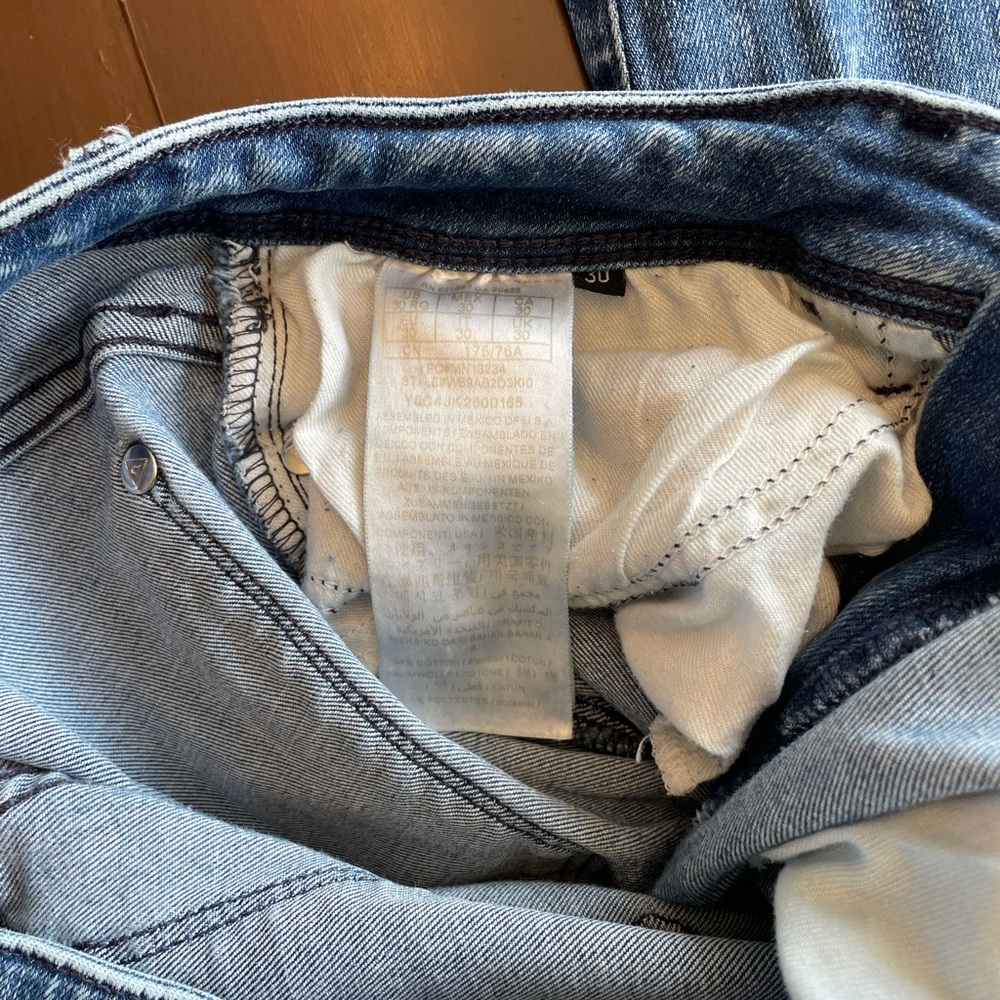 👖GUESS Skinny Jeans - Picture 5 of 7